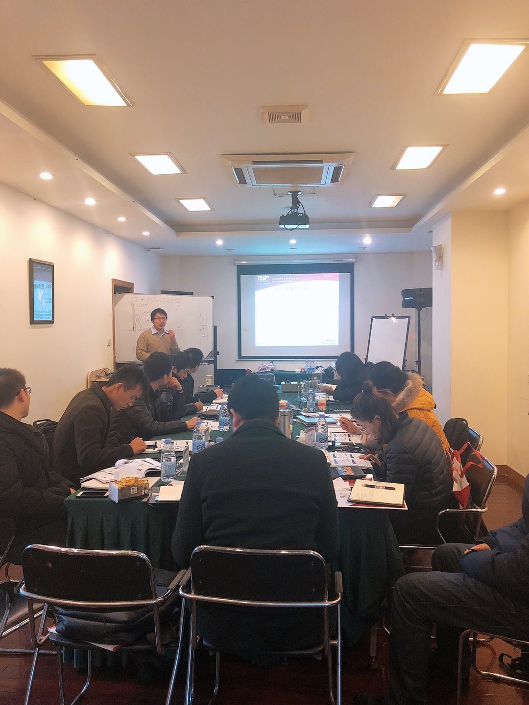 離子風機|離子風棒|靜電消除器|ESD門禁系統(tǒng)|HZR