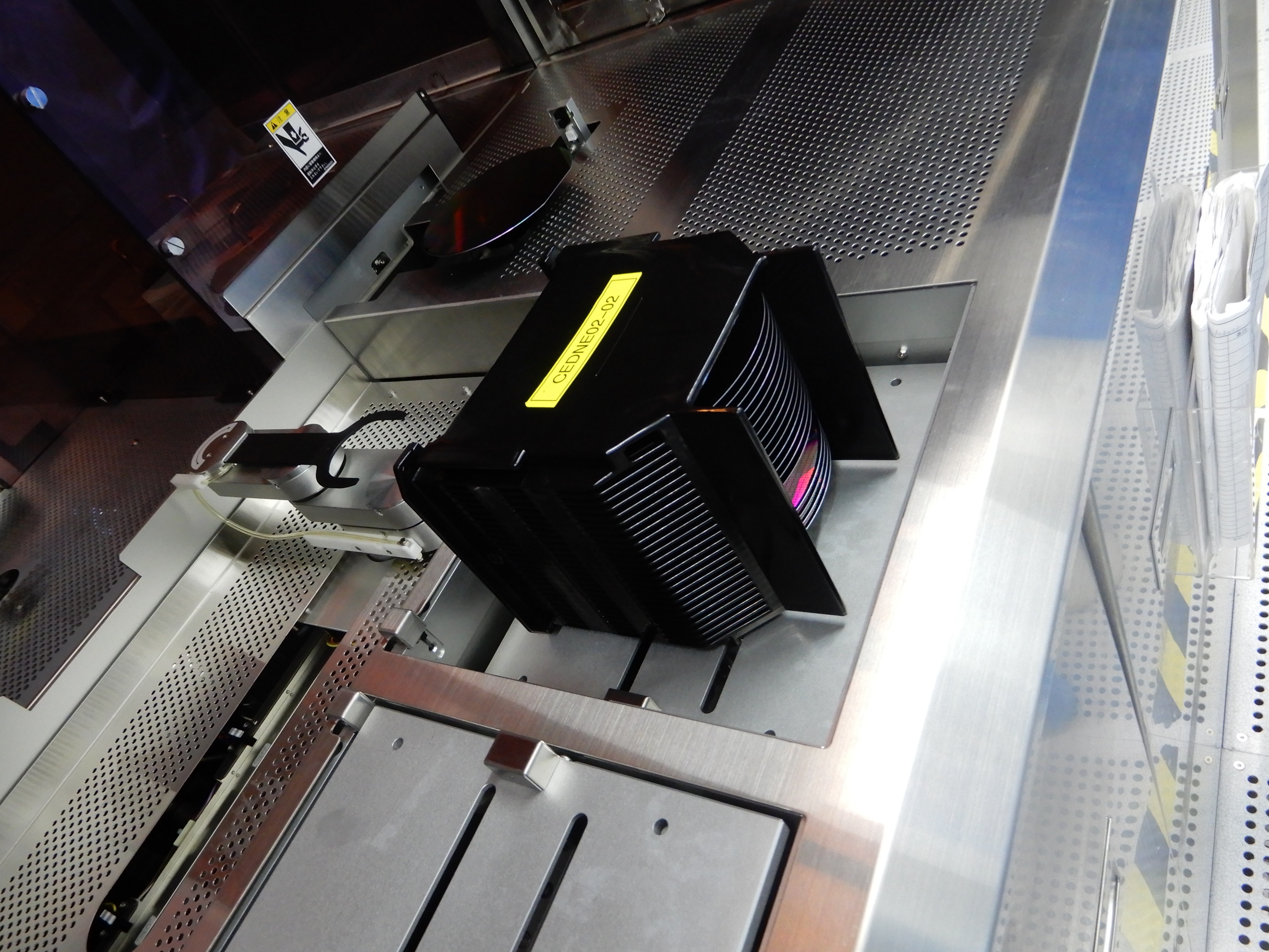 離子風(fēng)機(jī)|離子風(fēng)棒|靜電消除器|ESD門禁系統(tǒng)|HZR