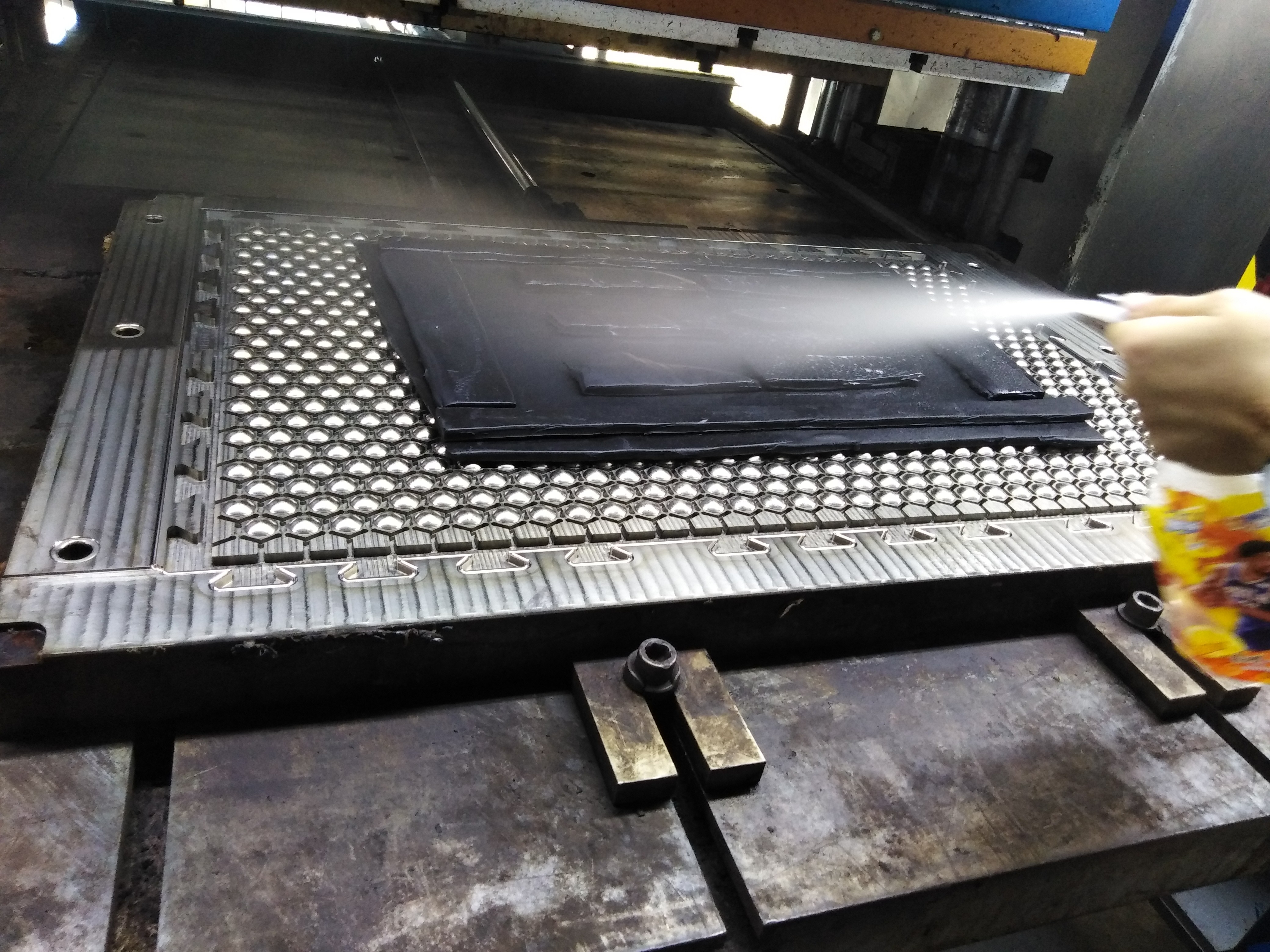 離子風(fēng)機(jī)|離子風(fēng)棒|靜電消除器|ESD門(mén)禁系統(tǒng)|HZR