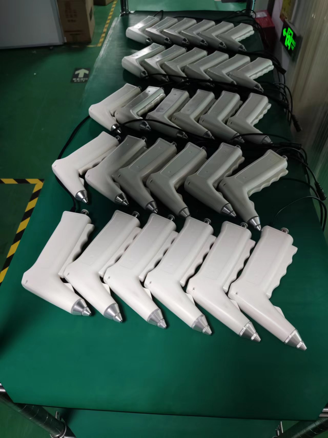 離子風機|離子風棒|靜電消除器|ESD門禁系統(tǒng)|HZR