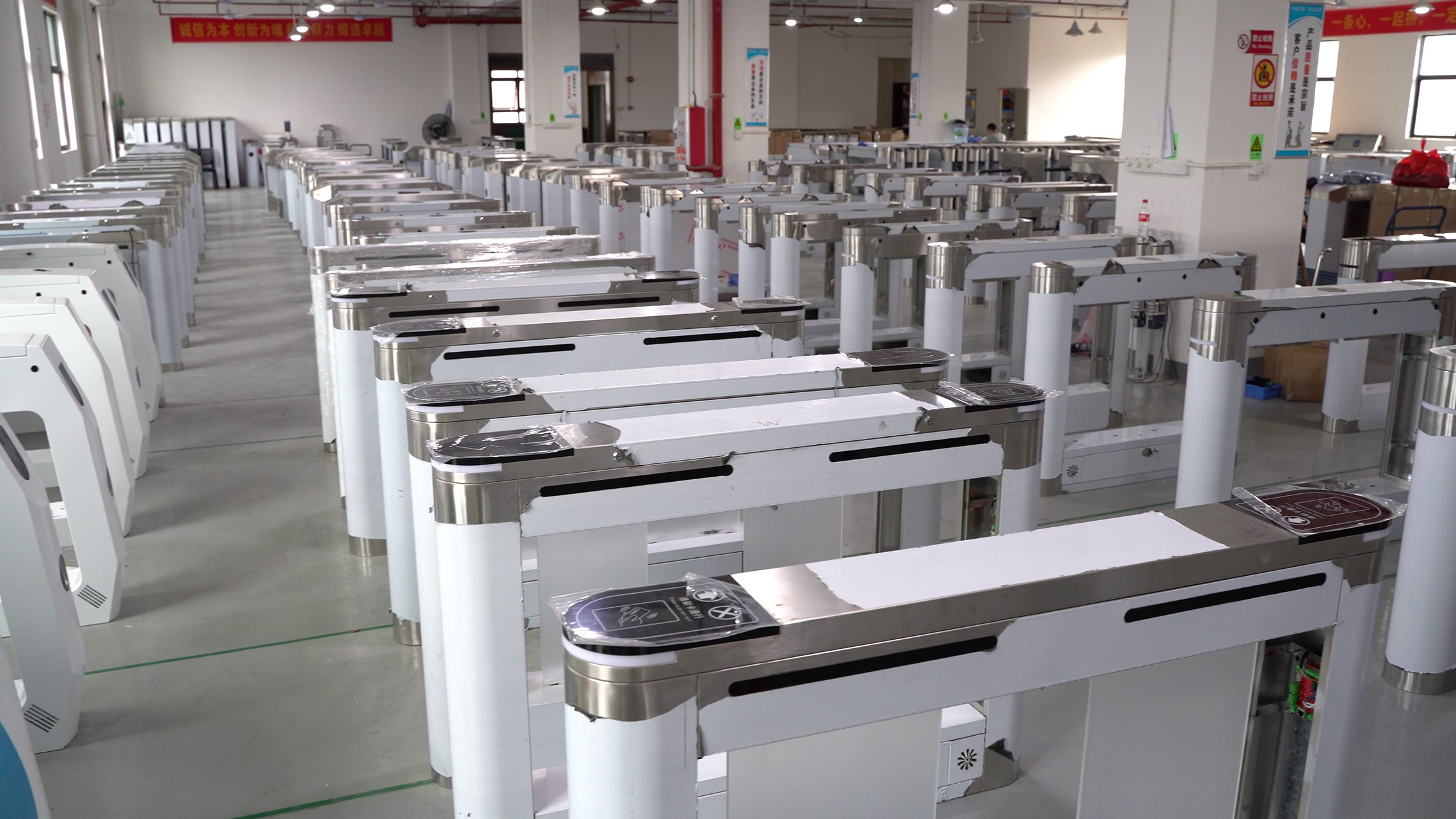 離子風(fēng)機(jī)|離子風(fēng)棒|靜電消除器|ESD門禁系統(tǒng)|HZR